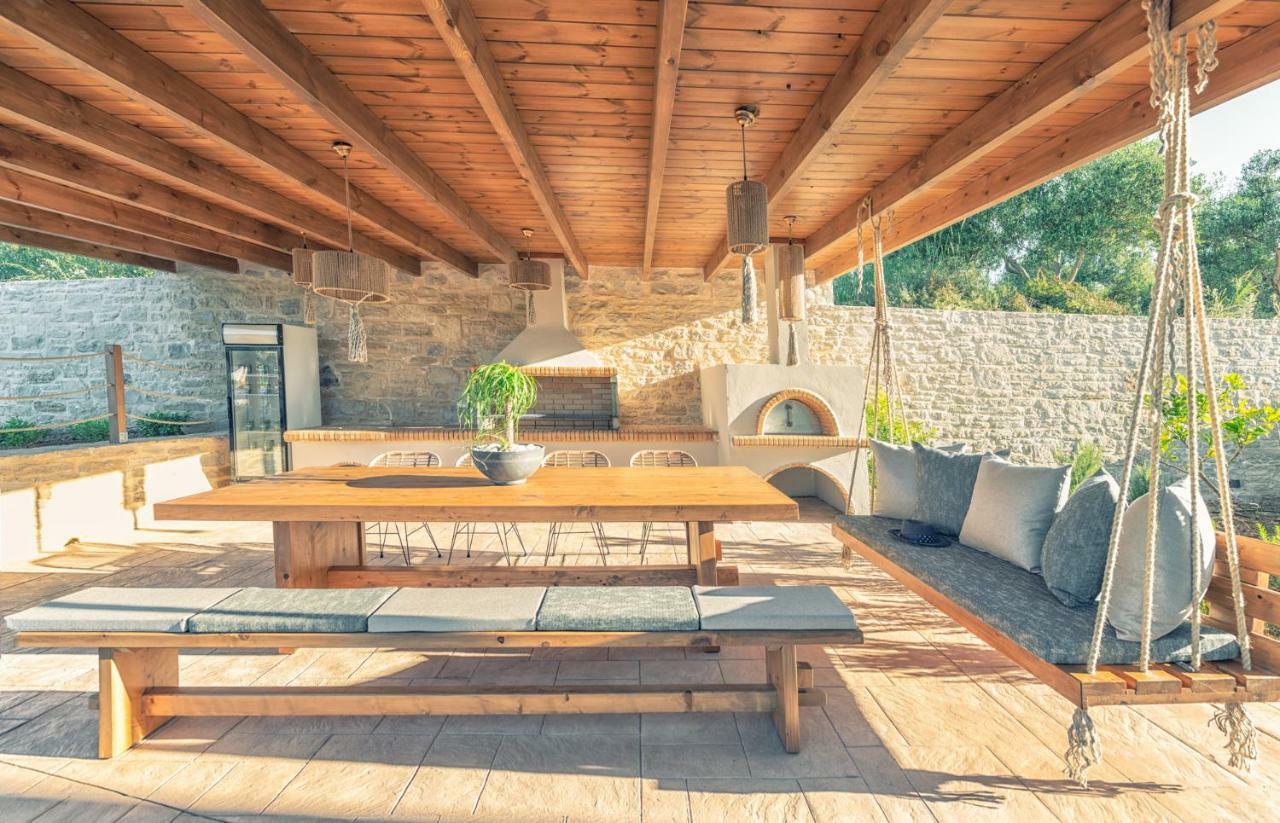 Ivoni Villa, An Iconic Summer Retreat, By Thinkvilla Perama  Exterior foto